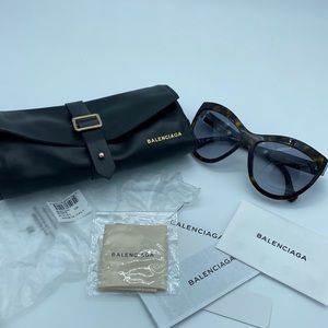 🕶Host Pick 🕶 Balenciaga BA 0090 Sunglasses Dark Havana/Gradient Smoke Lenses